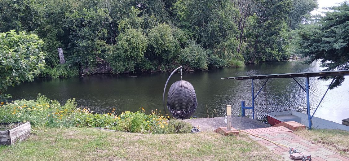 Traumlage Ketzin: Ihr Freizeit-Wassergrundstück mit Bungalow und Steg – Steg
