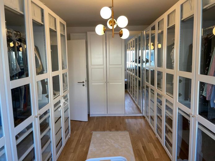 Begehbarer Kleiderschrank