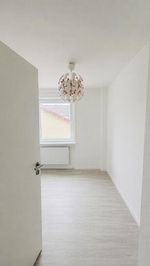 Casa unifamiliare modernizzata con 187 m² di superficie abitabile, 6 locali, garage e giardino, senza intermediario – Büro / Kinderzimmer 3