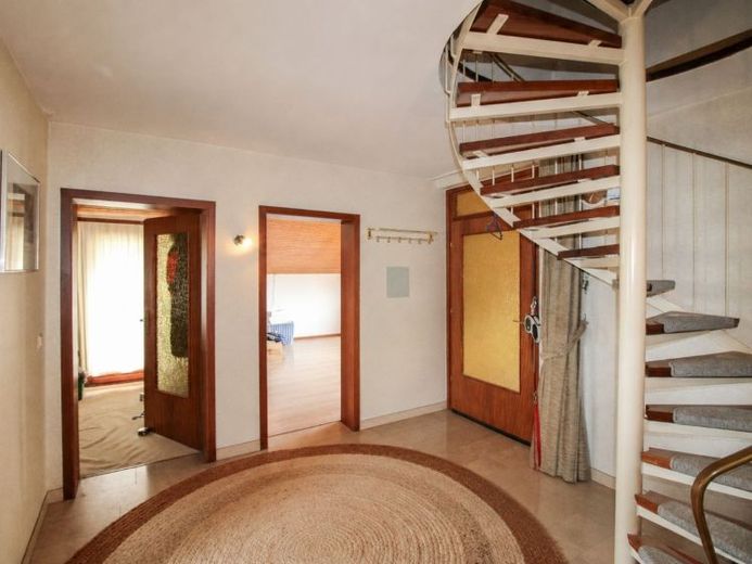 Maisonette mit 6 Zimmern, 3 Balkonen, 2 Dachterrassen & großem Garten / separatem Baugrundstück – Foto 1