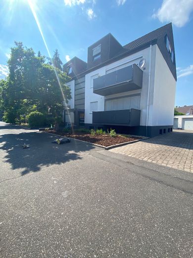 Esclusivo attico inondato di luce | Mainhausen-Mainflingen – Außenansicht