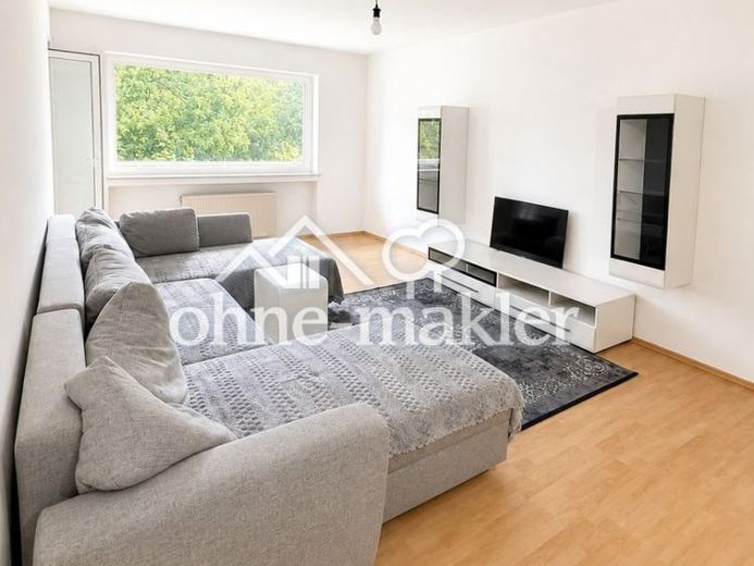 Helle, VOLLMÖBLIERTE 2,5-Zimmer-Wohnung mit KÜCHE und Balkon – Foto 1