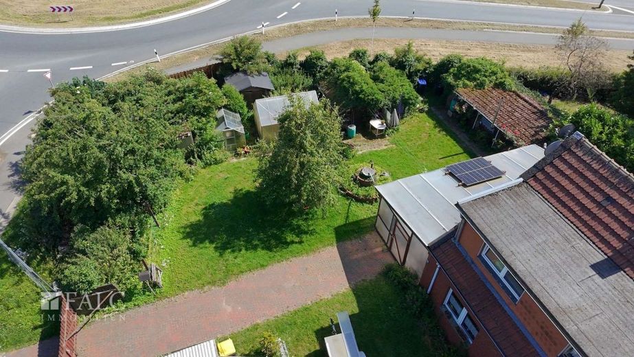 Reihenendhaus im Außenbereich mit Blick ins Grüne ***PROVISIONFREI**** – Außenansicht Drohne