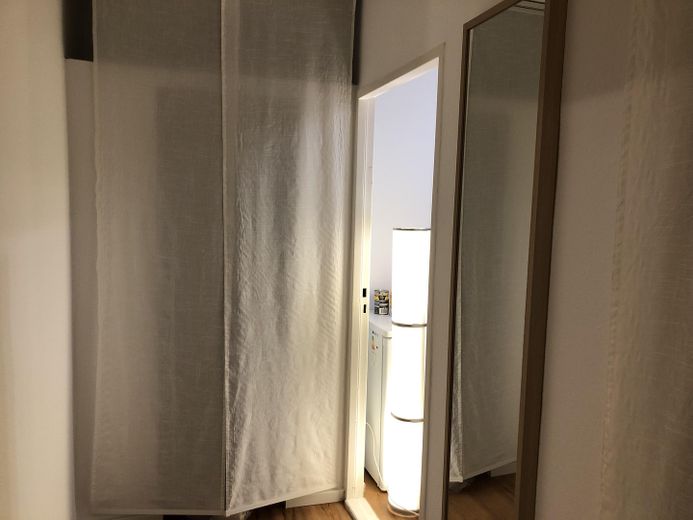 2026 Berlin! Schöner im möblierten Apartment in Steglitz, Elisenstr., zwischen Rathaus & Stadtpark – Flur