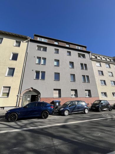 Monolocale moderno completamente ristrutturato con balcone – 04 Haus