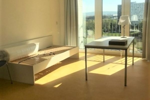 Vivir directamente junto al campus con vistas al valle del Elba - para estudiantes - doctorandos - piso amueblado para compartir entre 3 personas - disponible de inmediato