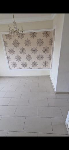 Schöne helle 2 Zimmerwohnung mit Stuckdecken – Essküche IV