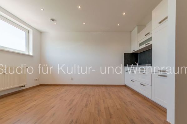 Od zaraz – 21 m² apartament biznesowy z zabudowaną kuchnią, łazienką z prysznicem i opcjonalnym miejscem parkingowym