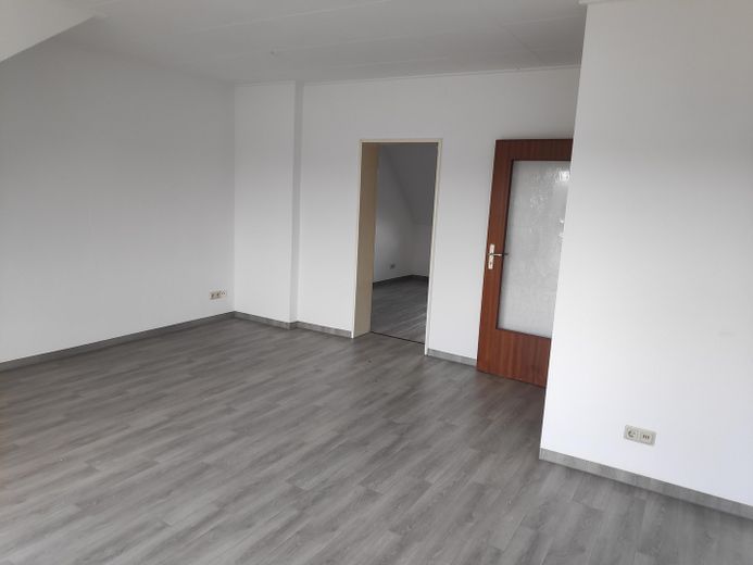 Helle 3-Zimmer-Wohnung mit Balkon und weitem Grünblick in Duisburg-Meiderich – Wohnen