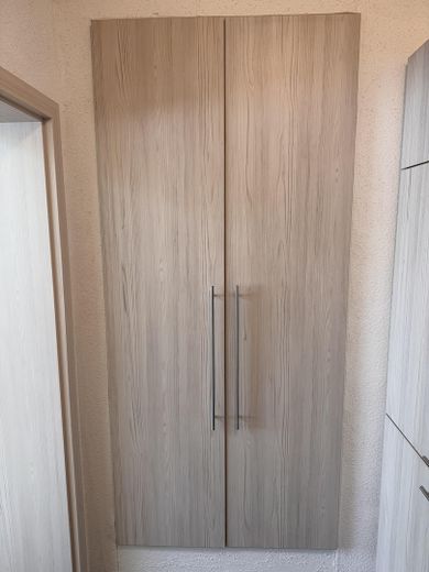 Top Sichtbarkeit: Gewerbe (2.021 m²) mit Wohnpotenzial für Handel, Büro, Praxis & Werkstatt – Einbauschrank Büro 2