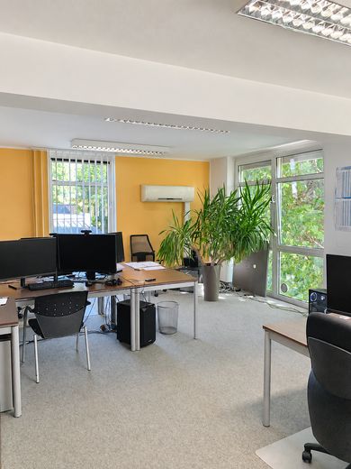 Helle Büro/ Praxisräume in Burghausen - ca. 100 (optional 200 m²) mit vielseitiger Aufteilung – Großraumbüro