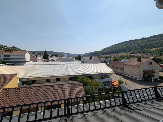 3-Zi.-DG-Wohnung mit Klima - Erstbezug nach Sanierung – Blick aus der Wohnung