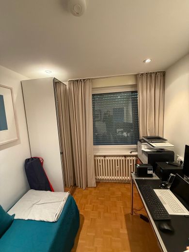 Kinder-/Arbeitszimmer