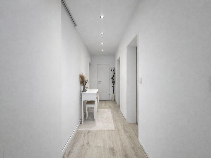 Modernes Bungalow mit ca. 200 m² Wohn- und Nutzfläche, Vollkeller und großem Grundstück in Glinde – Flur vorne