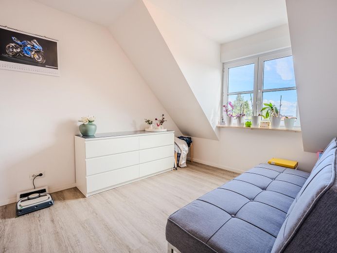 Maisonette mit besonderem Wohngefühl – 85 m², Balkon mit freiem Blick & Stellplatz – Kinder/Arbeitszimmer