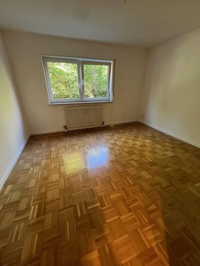 Нещодавно відремонтована 3,5-кімнатна квартира на узліссі в Пфорцгаймі-Гайдаху – Schlafzimmer