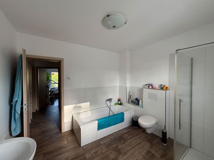 Energy-efficient semi-detached house in Bergisch Gladbach – Vollbad (OG)