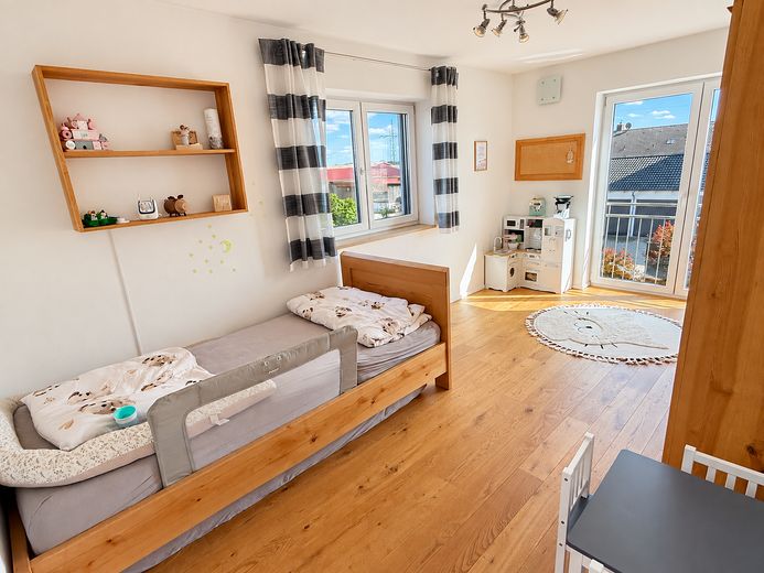 Moderne Doppelhaushälfte in Postau – 137 m² mit Garten, Terrasse & Garage – Foto 14