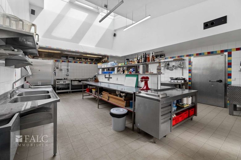 Eventlocation trifft Profiküche- Ihr betriebsfertiger Gewerbestandort mit sofortigem Umsatzpotenzial – Küche