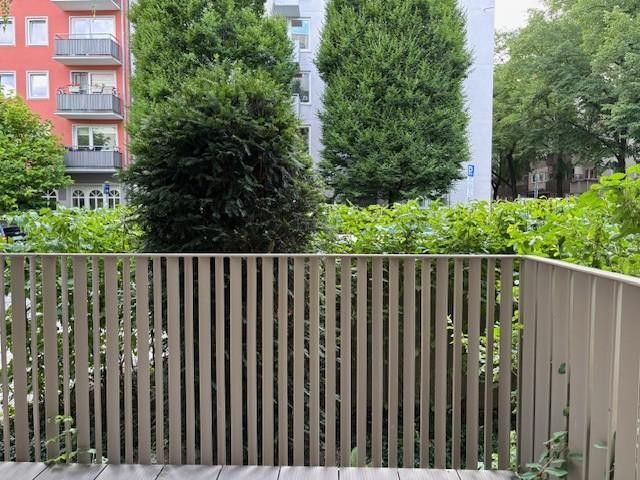 Energetisch saniertes Haus - Ruhige 2,5-Zimmer Wohnung im Hochparterre in der Maxvorstadt – Balkon