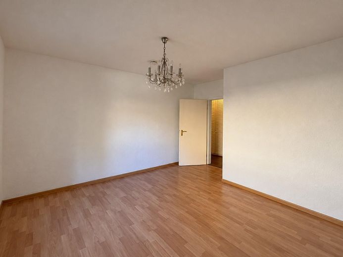 Ffm-Sachsenhausen: seltene Gelegenheit! 3 ZKB im EG, 93m² mit großer Terrasse + 75m² Grünfläche! – Schlafzimmer