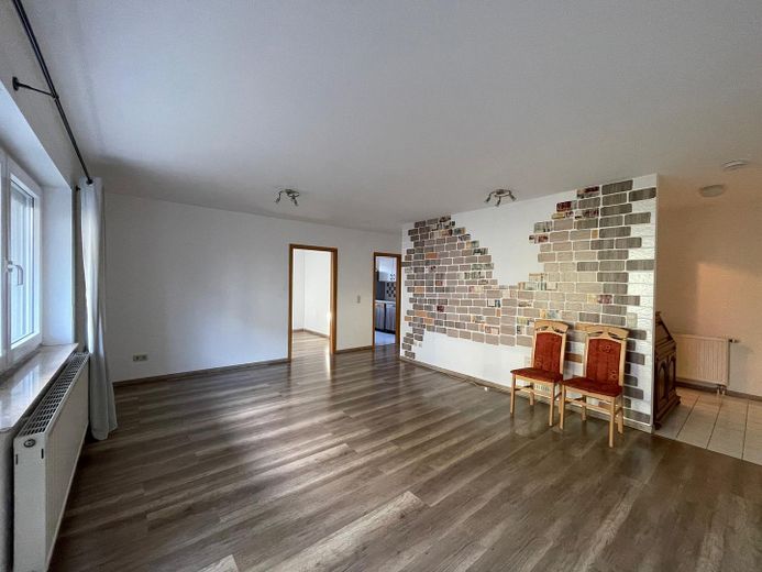 Zwei-Zimmer Traumwohnung in Sinsheim zu verkaufen – Wohnzimmer