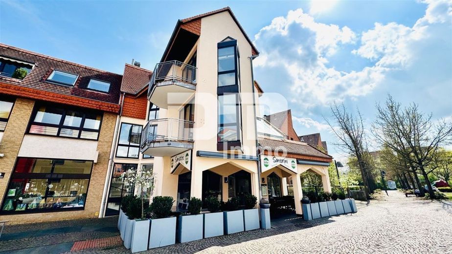 Schön zentral gelegenes Büro mit Balkon und Tiefgaragenstellplatz – Frontansicht