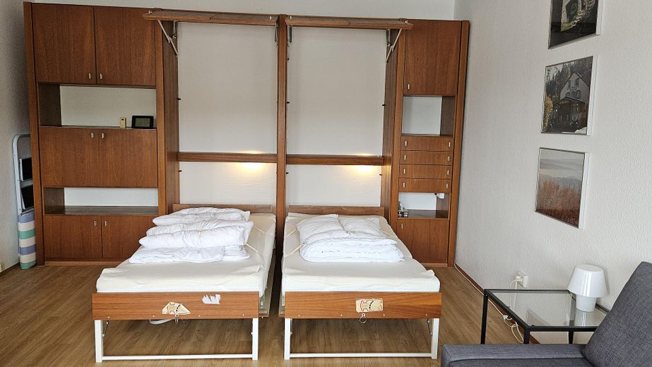 Schrankwand mit Betten