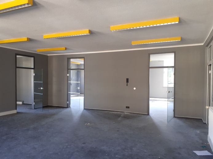 Neue Büro- + Praxisflächen im REGIOBUS-HAUS am Busbahnhof Döbeln – Foto 5