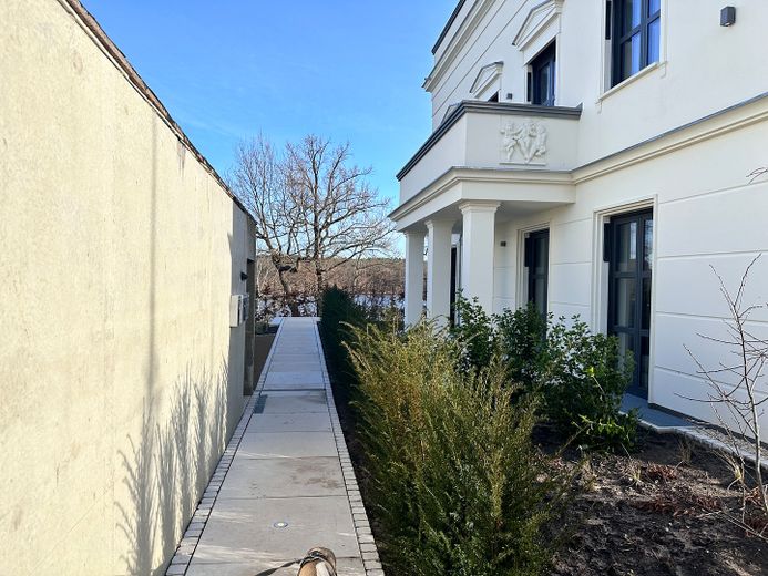 2-Zimmer, Jugendstilhaus, Erdgeschoss, große überdachte Terrasse – Foto 28
