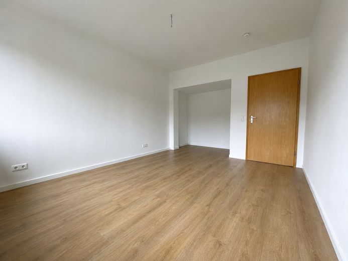 Zimmer 2 - Blick Tür