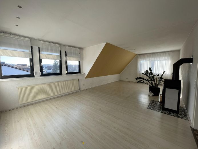 Wohn-/Esszimmer inkl. Kamin