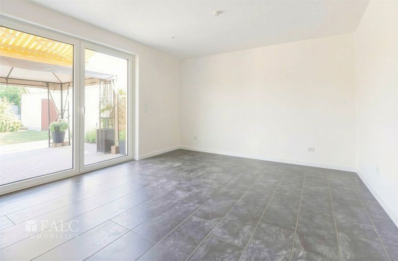 +++ Kapitalanlage mit Potenzial: Ihr Zweifamilienhaus in Ruhelage +++ – Wohnzimmer Whg. 2e
