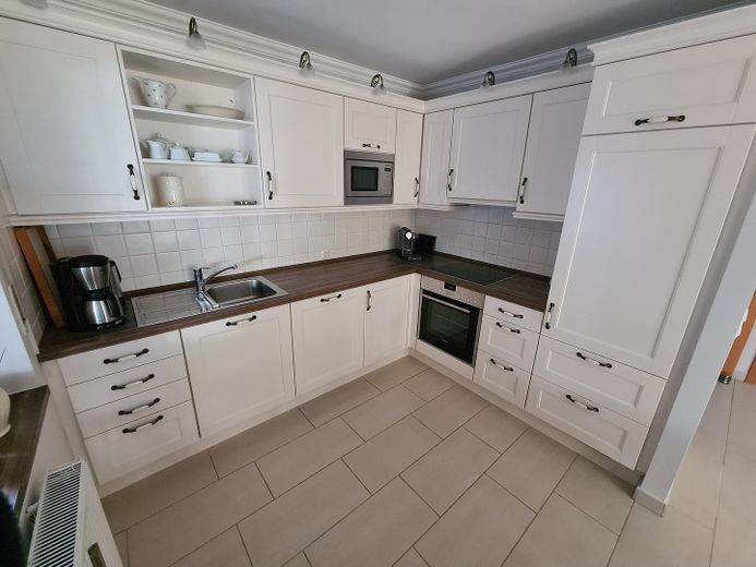 Lichtdurchflutete 3-Zi.-EG-Wohnung in Strandnähe in Pelzerhaken – Küche