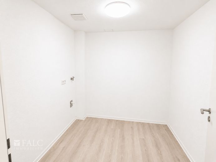 Barrierefrei wohnen mit Sicherheit - Moderne 2 Zimmerwohnung mit Aufzug, Balkon und Pflegeangebot – großzügiger Abstellraum mit Anschluss für die Wachmaschine/Trockner