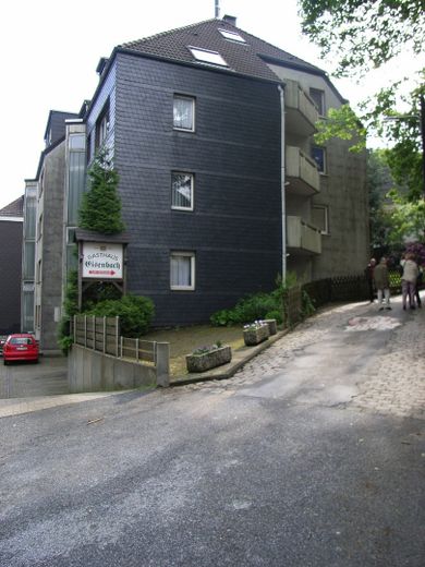 Bright Apartment – Straßenansicht
