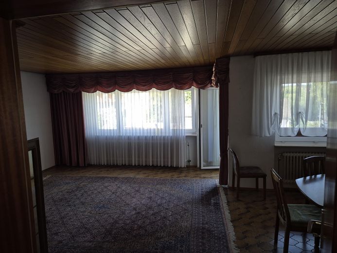 Einfamilienhaus mit Einliegerwohnung, Wintergarten, Garage und Gartenparadies auf 708 m2 – Wohnzimmer OG