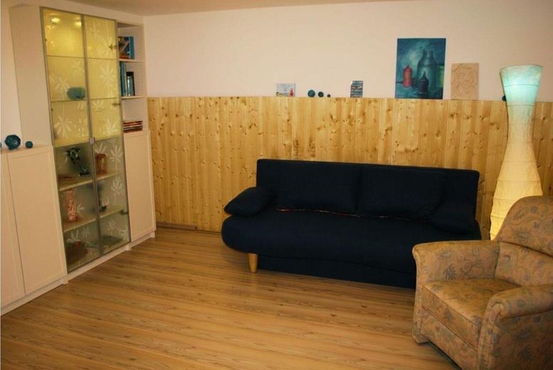 Großzügiges Reihenmittelhaus in ruhiger Wohnlage – Hobbyraum mit Fenster