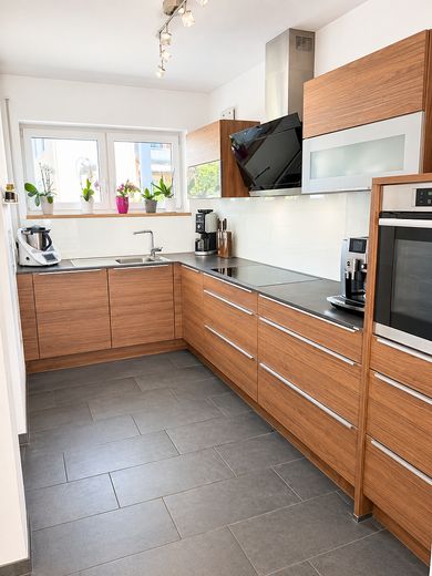 Moderne Doppelhaushälfte in Postau – 137 m² mit Garten, Terrasse & Garage – Foto 9