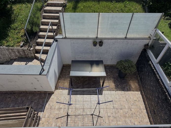 Ein-Zweifamilienhaus in zentraler Lage  mit Gartenweitblick nach Püttlingen – Terrasse