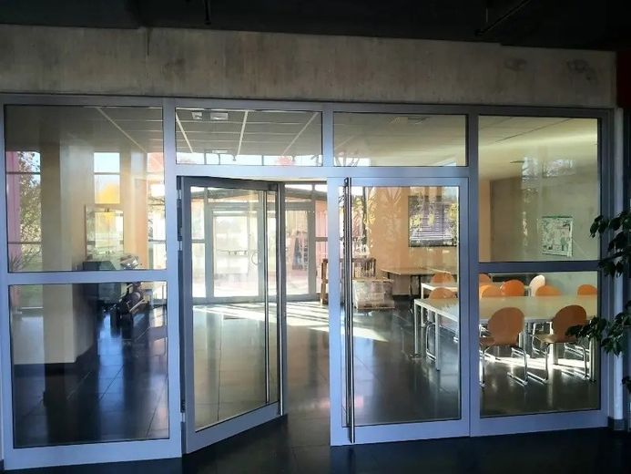 Comunidad de oficinas: oficinas de diseño moderno – Foyer2