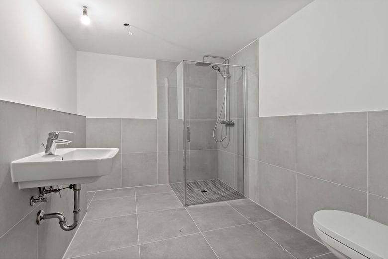 Kernsanierte 2-Raumwohnung direkt am Rosarium!
Fahrstuhl, Balkon und Fußbodenheizung!!!! – WC