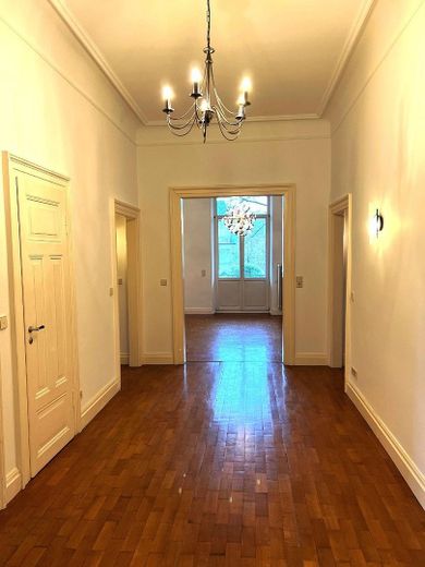 Diele mit Blick ins Wohnzimmer