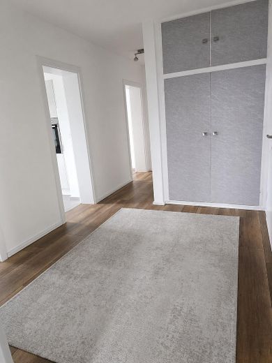Sanierte 4-Zimmer Eigentumswohnung in Wolfsburg – Flur