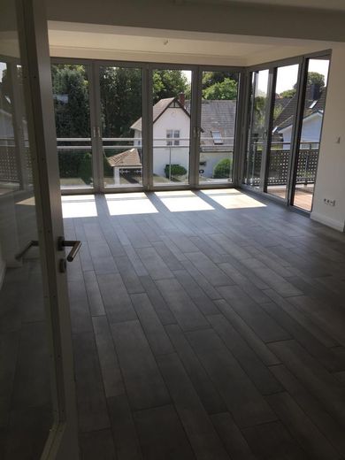 Bodentiefe Fenster/ Südbalkon