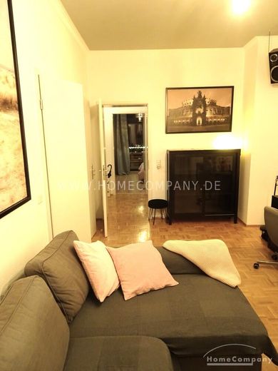 19376 HomeCompany Dresden Möbliert/Furnished 2-Zimmer Apartment mit Balkon in Dresden – Äußere Neustadt max. 2 Personen – 3d40e2317406d78756d0db587c9dcdf3152c478a.jpg
