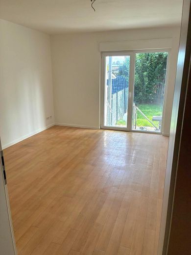 Hilden'de aydınlık 3 odalı daire, mutfak, antre, banyo – Fotoğraf 1