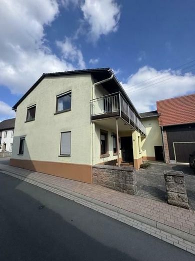 BIETERVERFAHREN - Ausblick - endlose Weite - höchste Gemeinde der Pfalz - großz. Haus - 1 oder 2 WE! – 3 Front mit Hof und Balkon