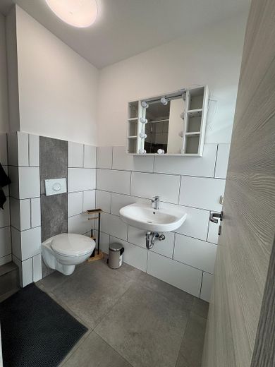 Energiesparende 2-Zimmer-Wohnung mit Balkon – für Eigennutzer oder als Kapitalanlage (5,9 % Rendite) – Badezimmer
