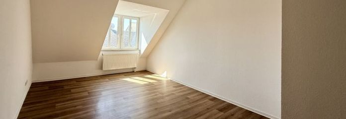 Charmante 3-Raum-Dachgeschosswohnung mit besonderem Flair mitten im Zentrum von Plauen